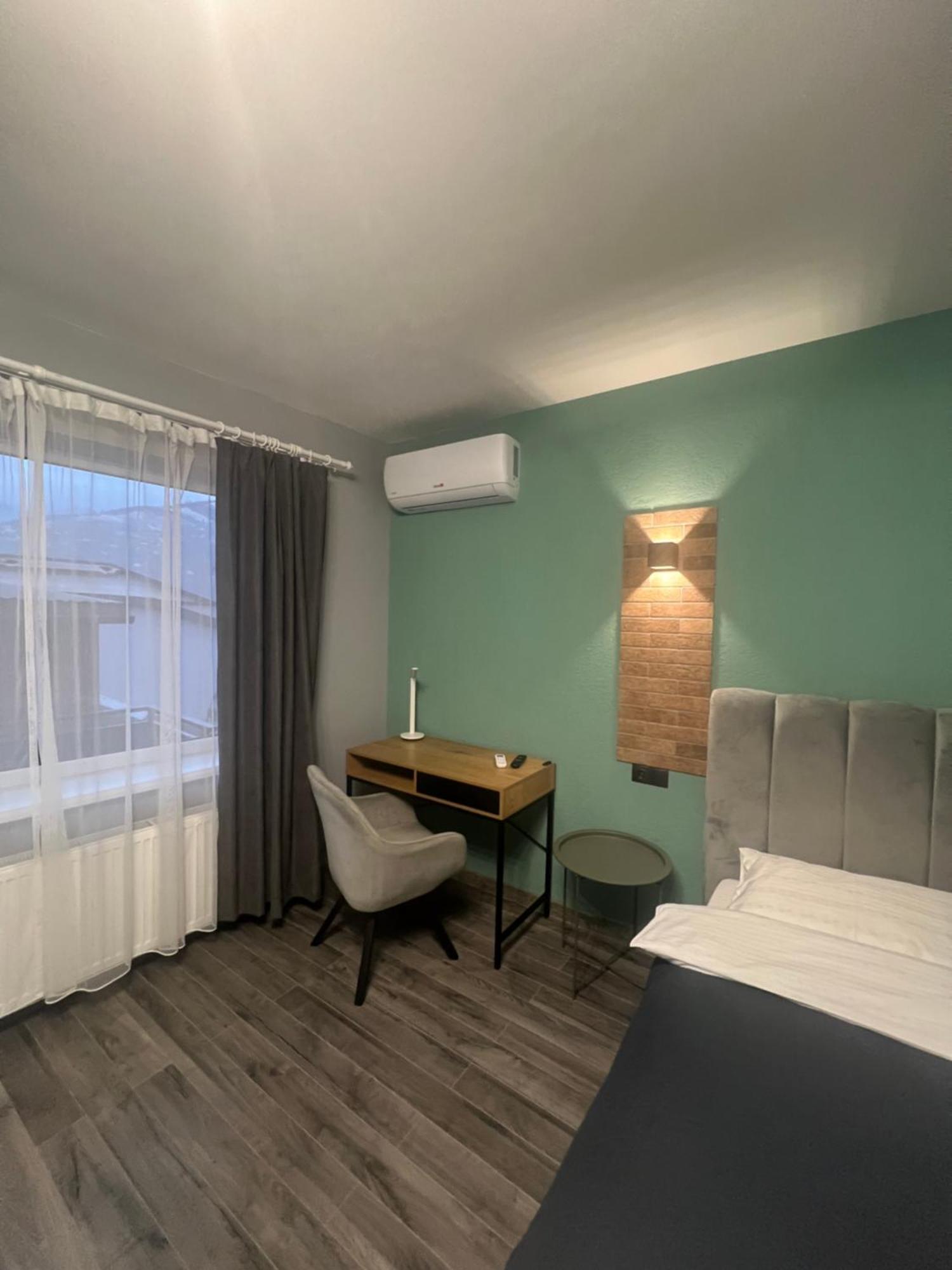 Hotel Menchul Рахів Екстер'єр фото