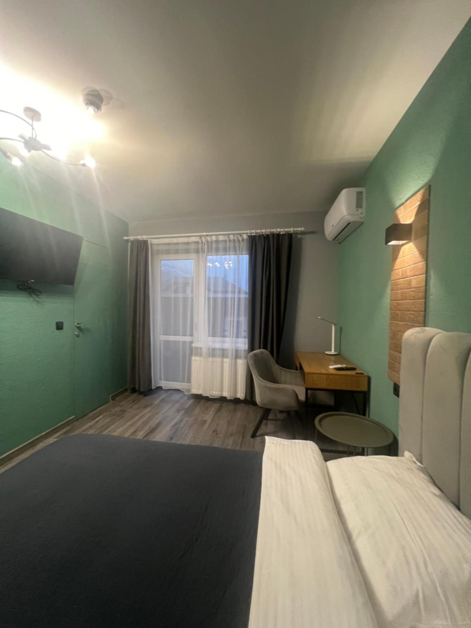 Hotel Menchul Рахів Екстер'єр фото